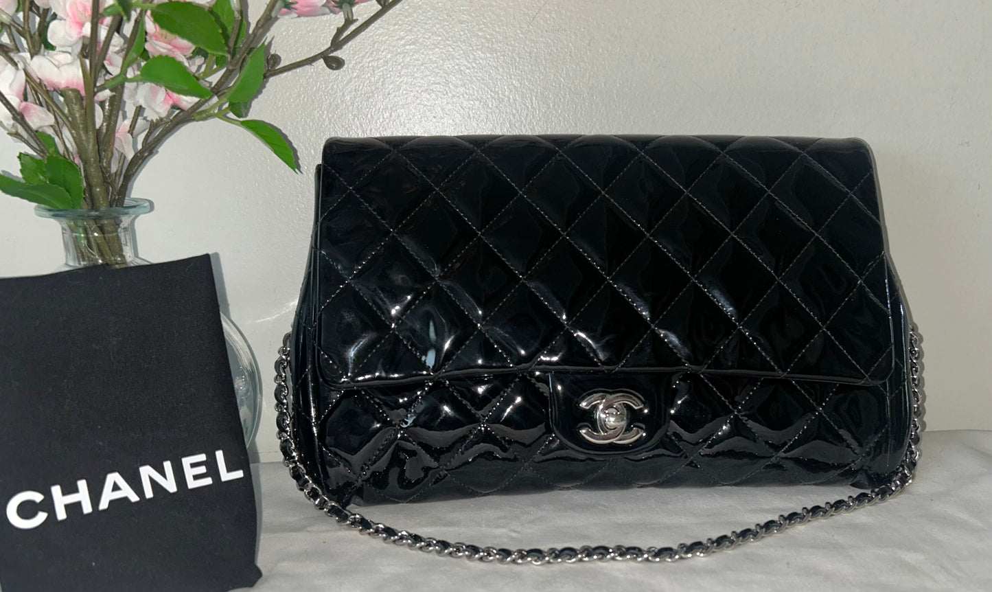 CHANEL Classic Quilted Patent Leather Single Flap Shoulder Bag Black