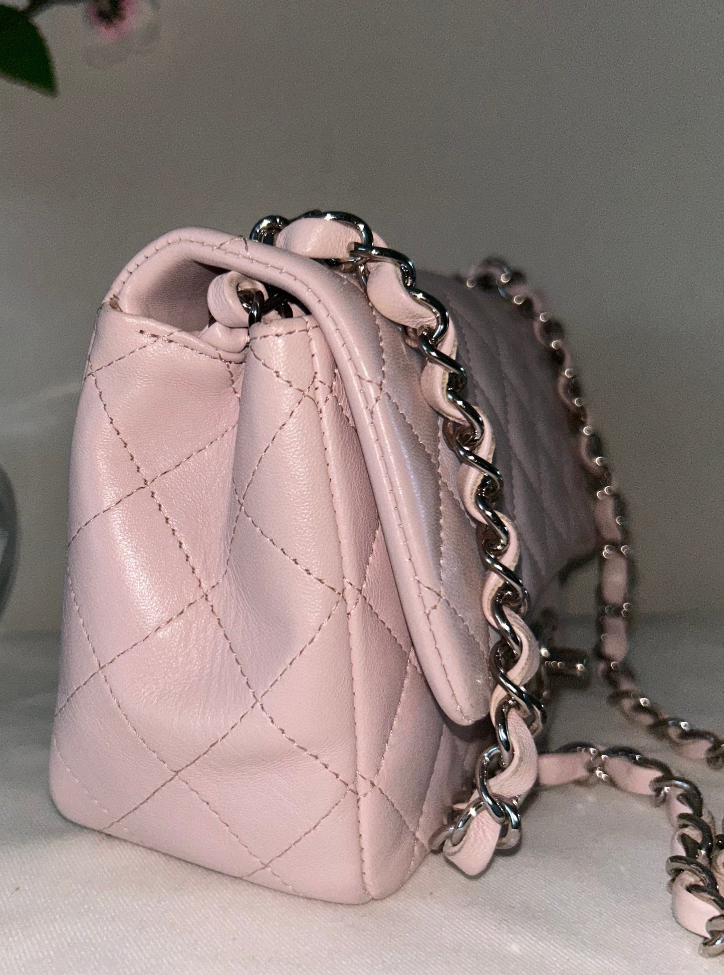 CHANEL 19C Mini Square Classic Flap Bag Quilted Lambskin in Lilac Pink