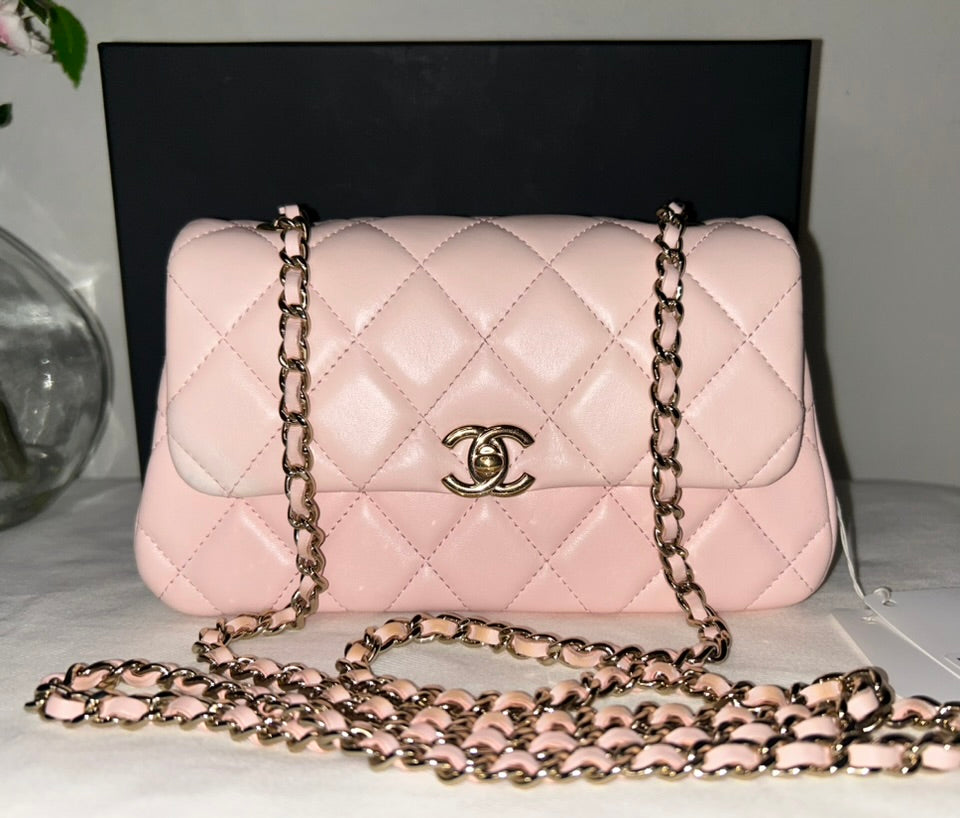 CHANEL 25S Phone Crossbody Flap Bag Quilted Lambskin Light Pink/Gold 2025 *RARE*
