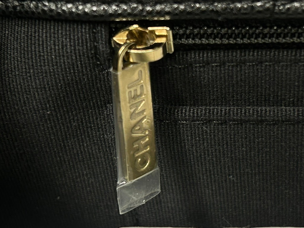 CHANEL 24C XXL Travel Flap Bag Quilted Caviar Black / Gold Hardware