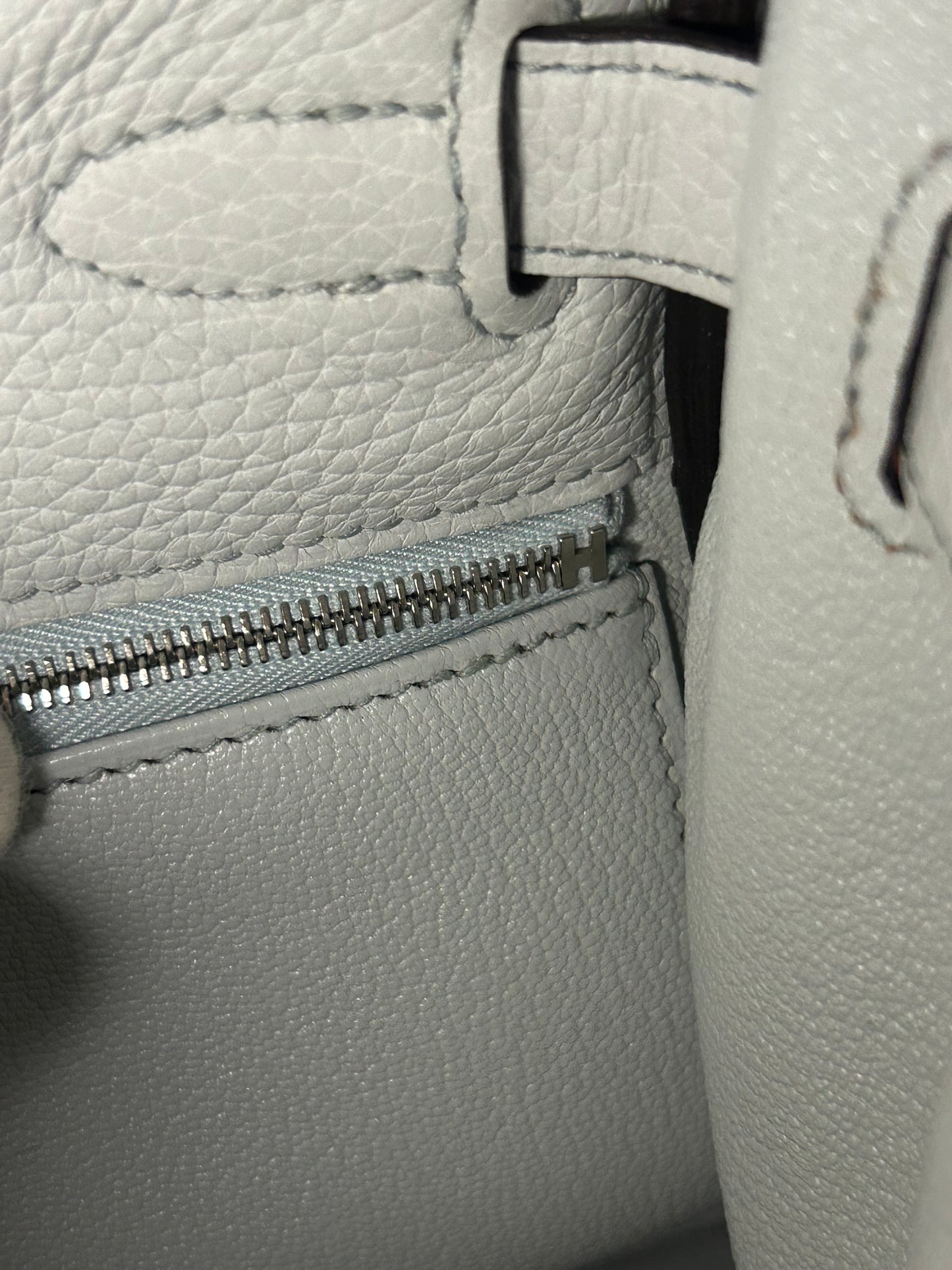 HERMÈS Kelly 28 Bleu Pale Clemence Leather Palladium Hardware