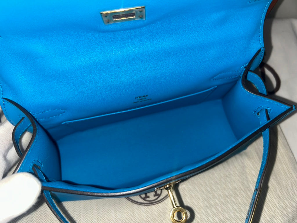 HERMÈS Kelly Pochette Bleu Zanzibar Swift Leather Gold Hardware Stamp A