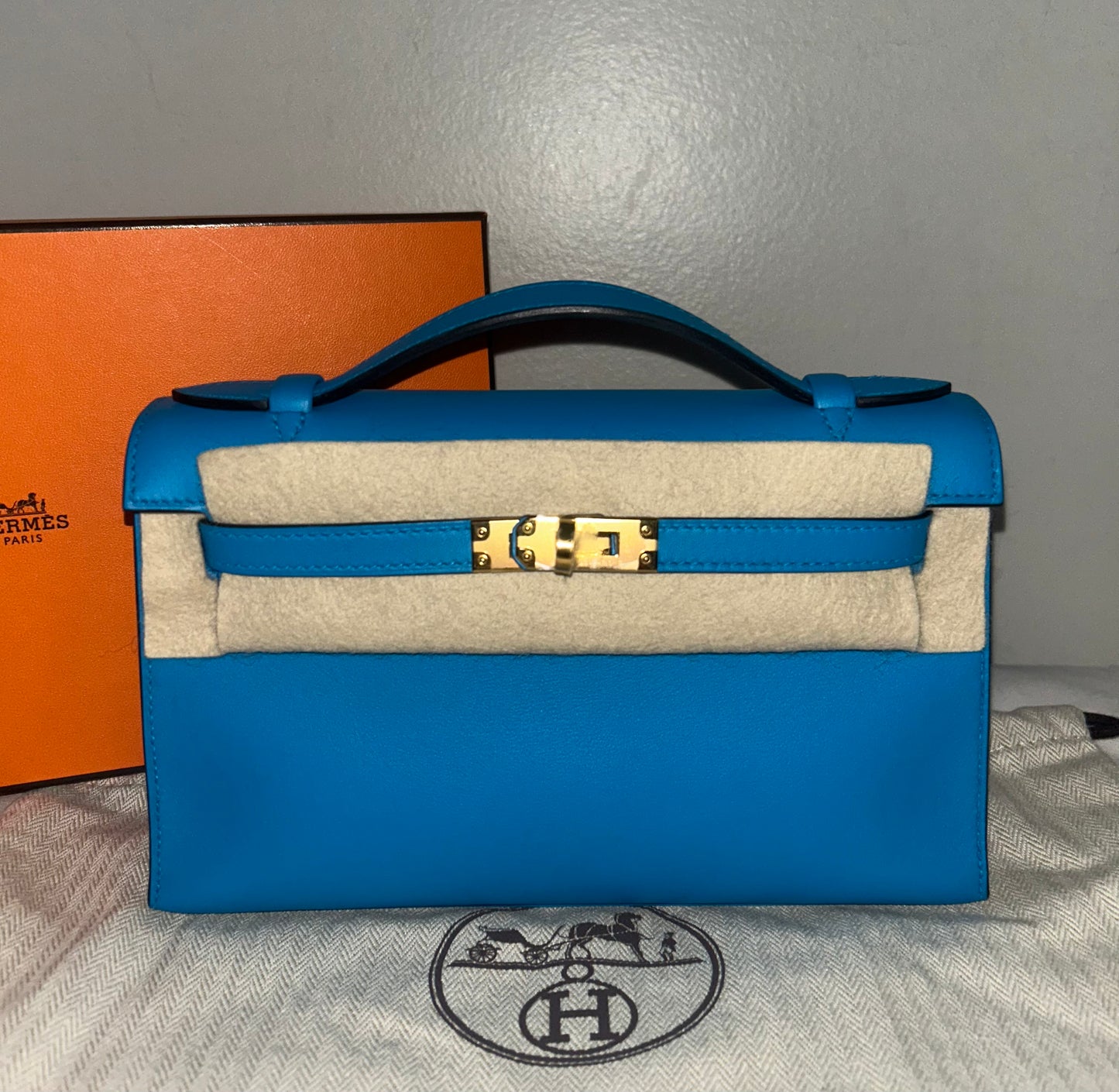 HERMES Kelly Pochette Bleu Frida Swift Leather Gold Hardware