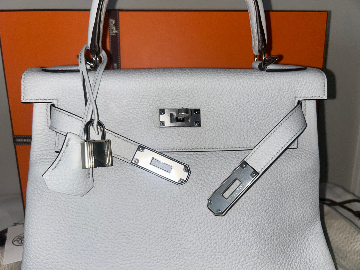 HERMÈS Kelly 28 Bleu Pale Clemence Leather Palladium Hardware
