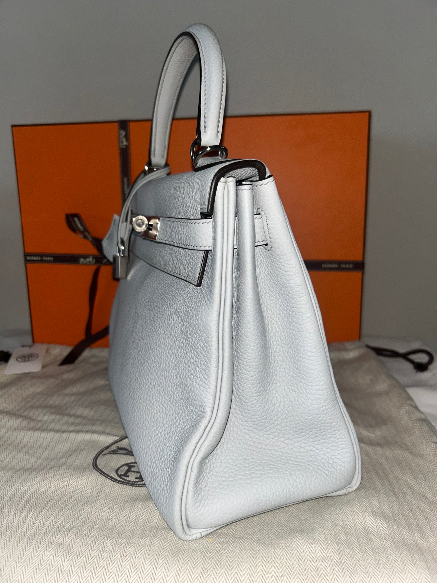 HERMÈS Kelly 28 Bleu Pale Clemence Leather Palladium Hardware