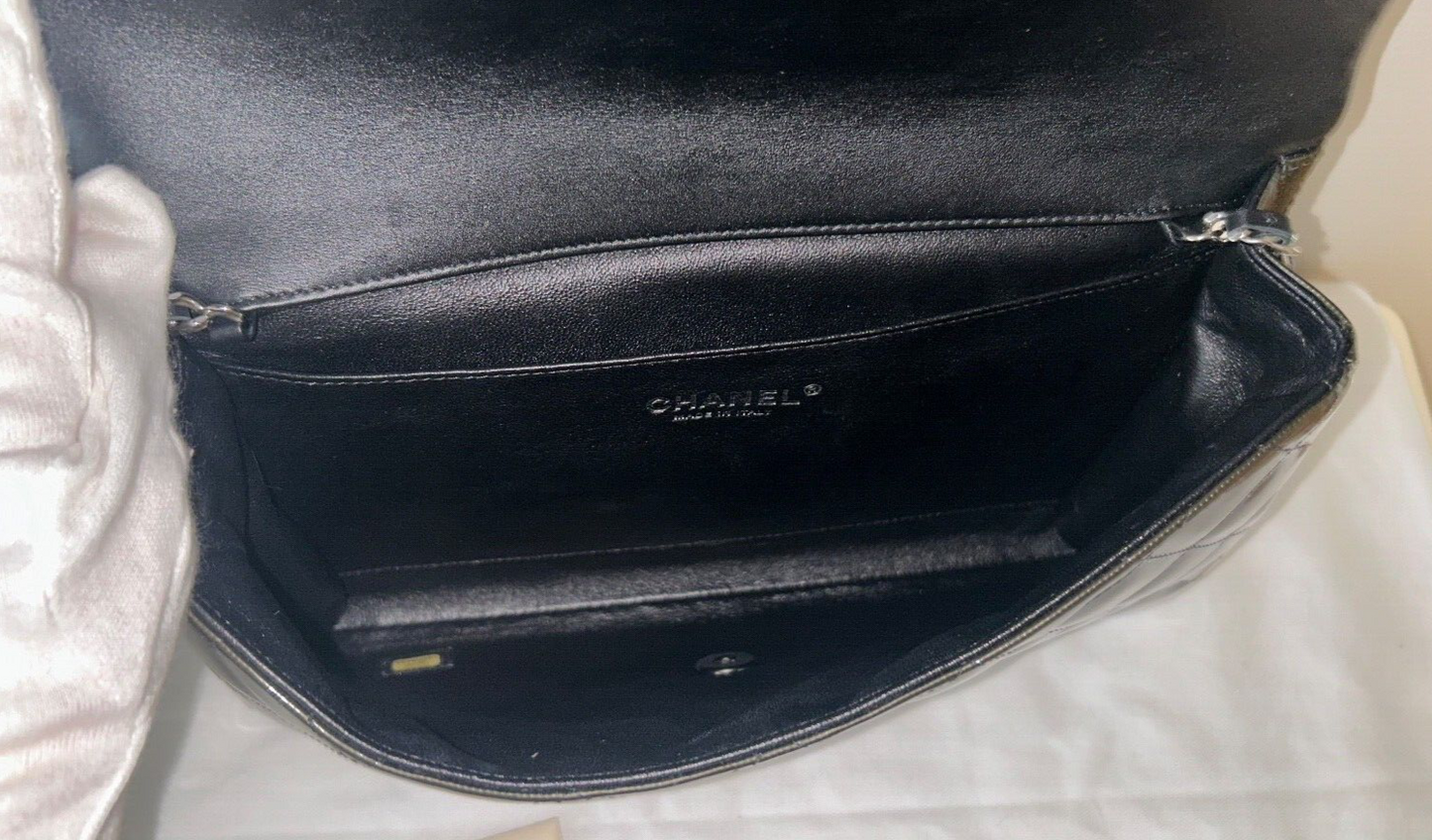 CHANEL CC Quilted Flap Shoulder Bag Metallic Patent Leather Dark Green