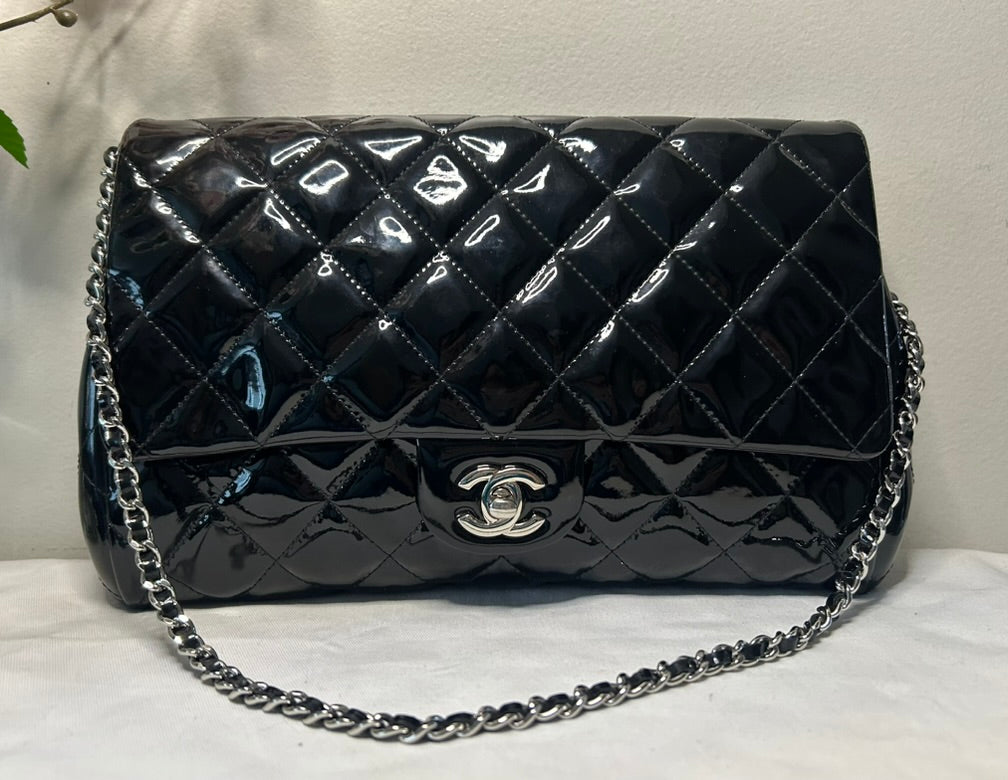 CHANEL Classic Quilted Patent Leather Single Flap Shoulder Bag Black