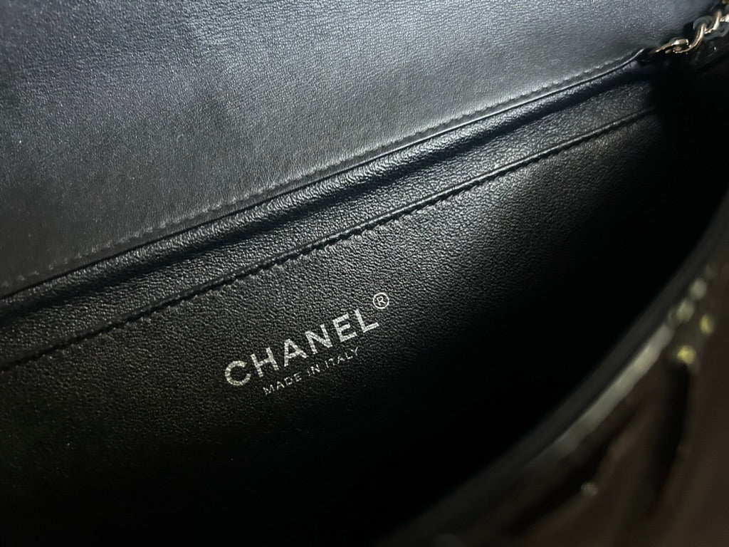 CHANEL Classic Quilted Patent Leather Single Flap Shoulder Bag Black