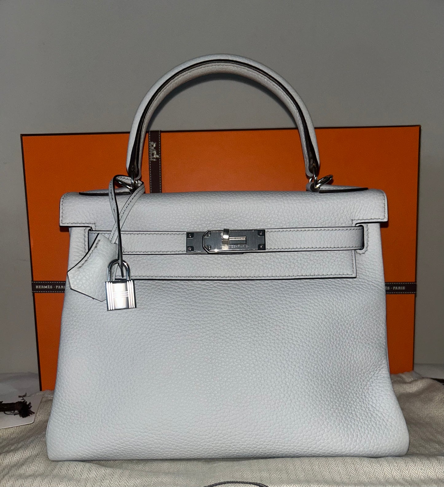 HERMÈS Kelly 28 Bleu Pale Clemence Leather Palladium Hardware