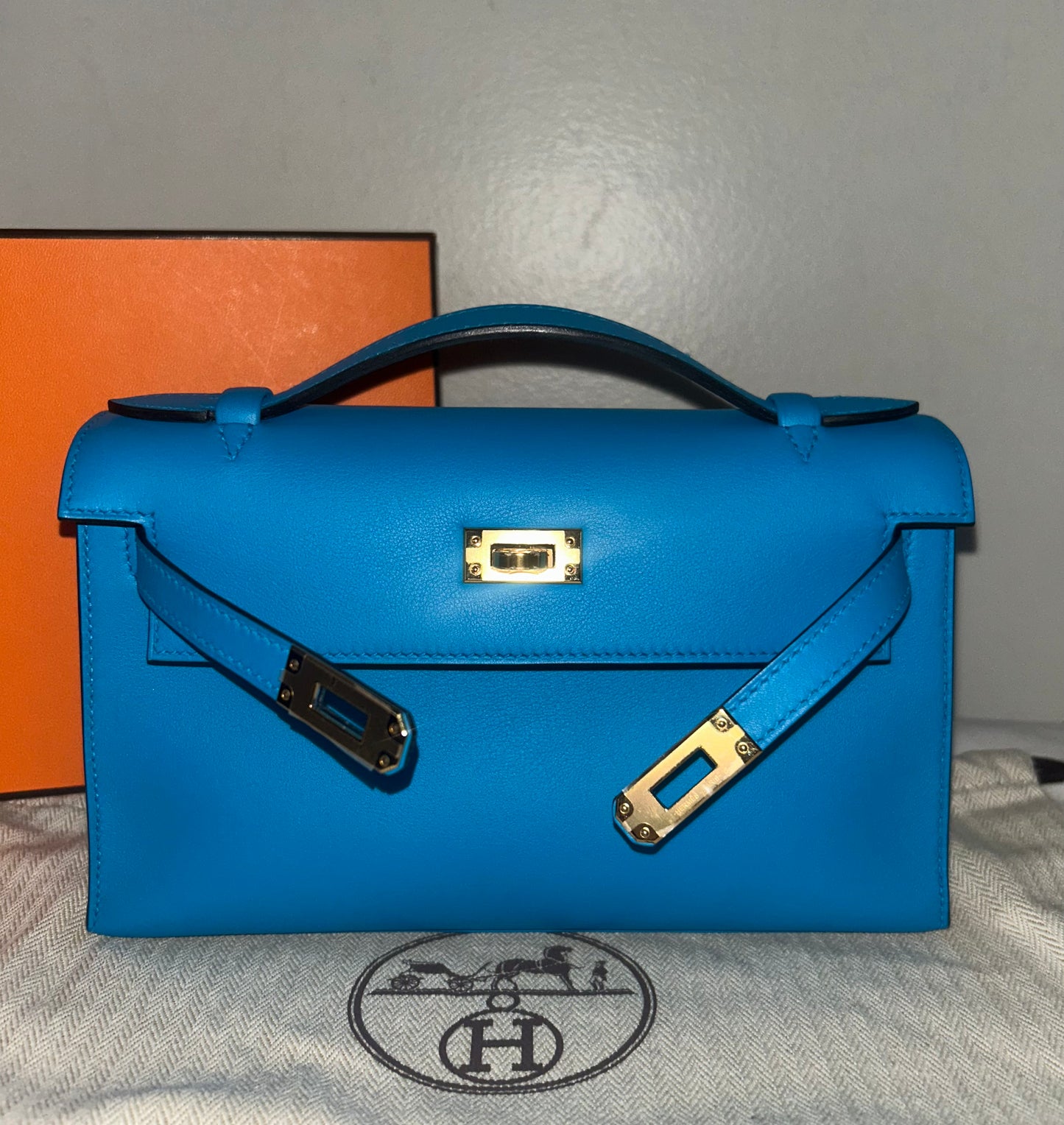 HERMES Kelly Pochette Bleu Frida Swift Leather Gold Hardware