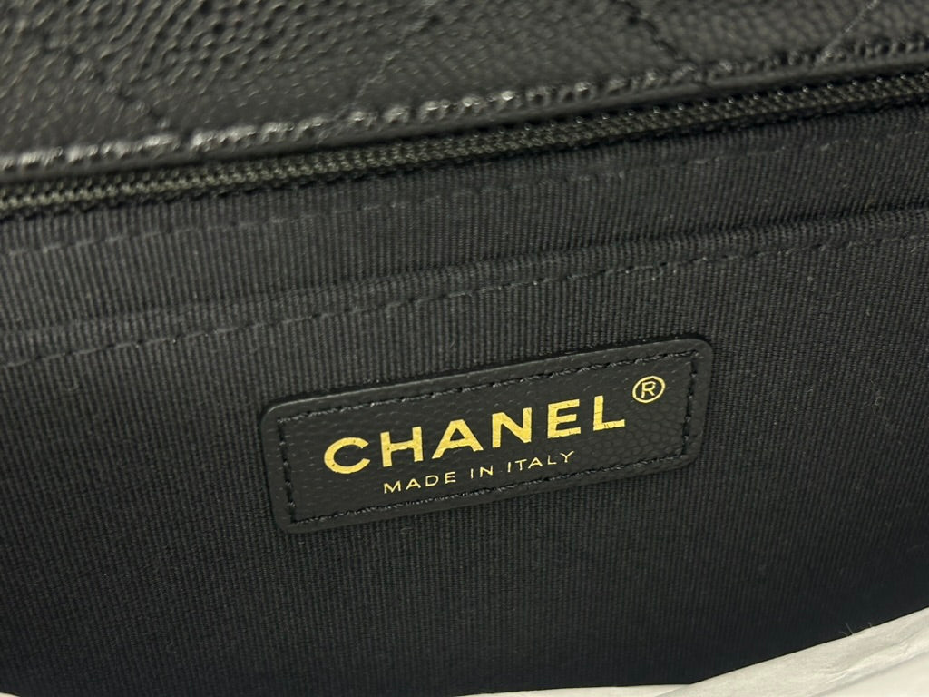CHANEL 24C XXL Travel Flap Bag Quilted Caviar Black / Gold Hardware