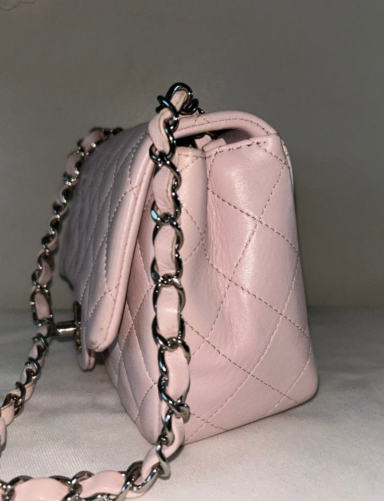 CHANEL 19C Mini Square Classic Flap Bag Quilted Lambskin in Lilac Pink