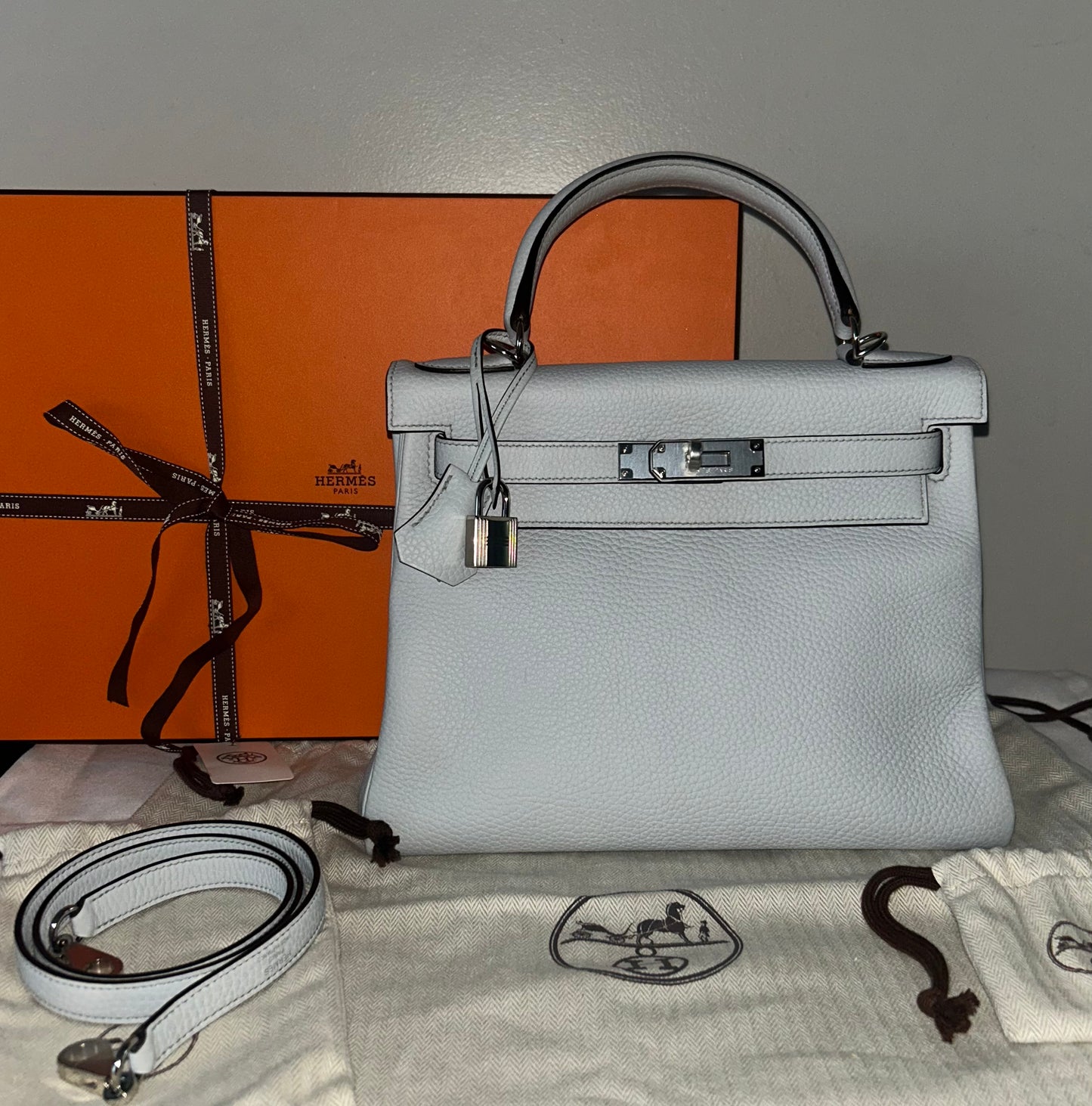 HERMÈS Kelly 28 Bleu Pale Clemence Leather Palladium Hardware