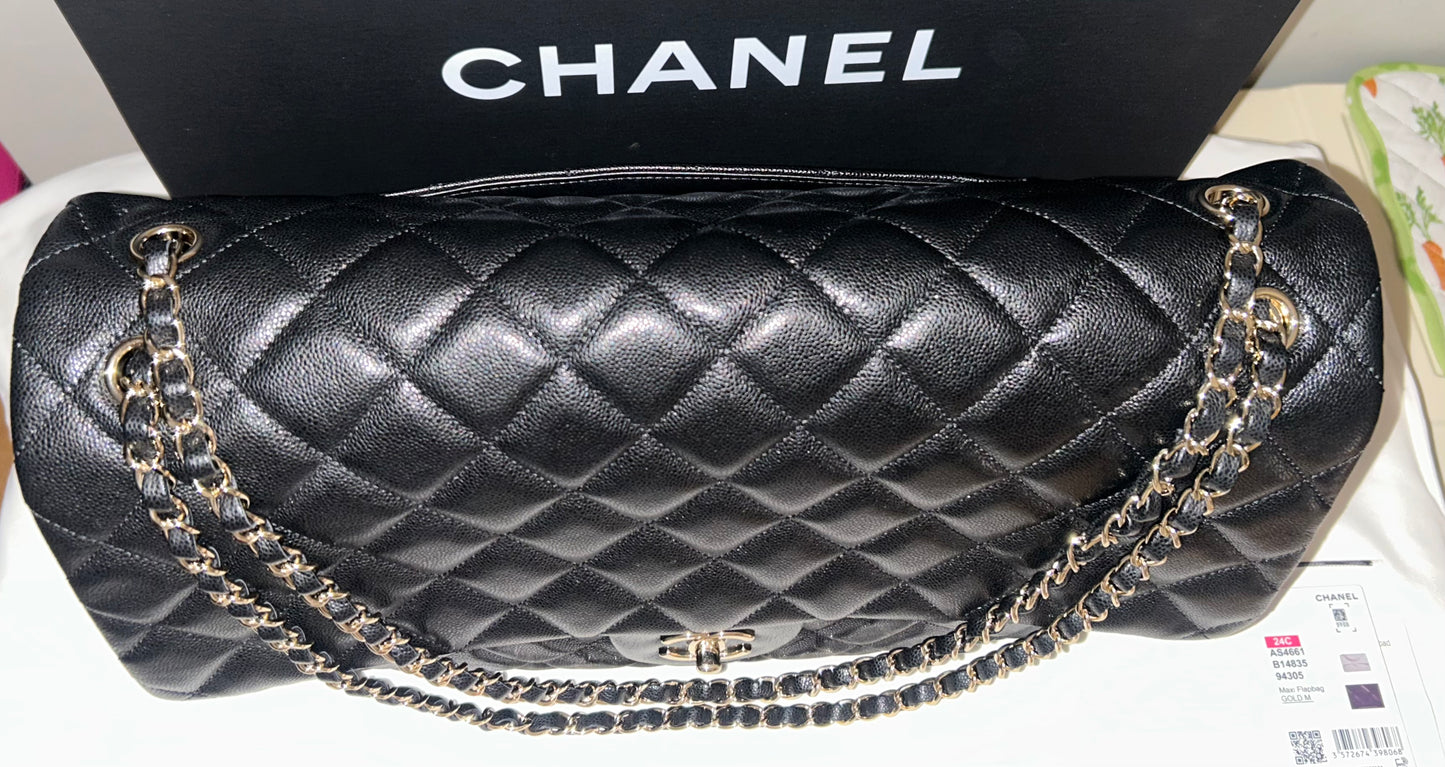 CHANEL 24C XXL Travel Flap Bag Quilted Caviar Black / Gold Hardware