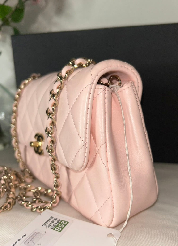 CHANEL 25S Phone Crossbody Flap Bag Quilted Lambskin Light Pink/Gold 2025 *RARE*