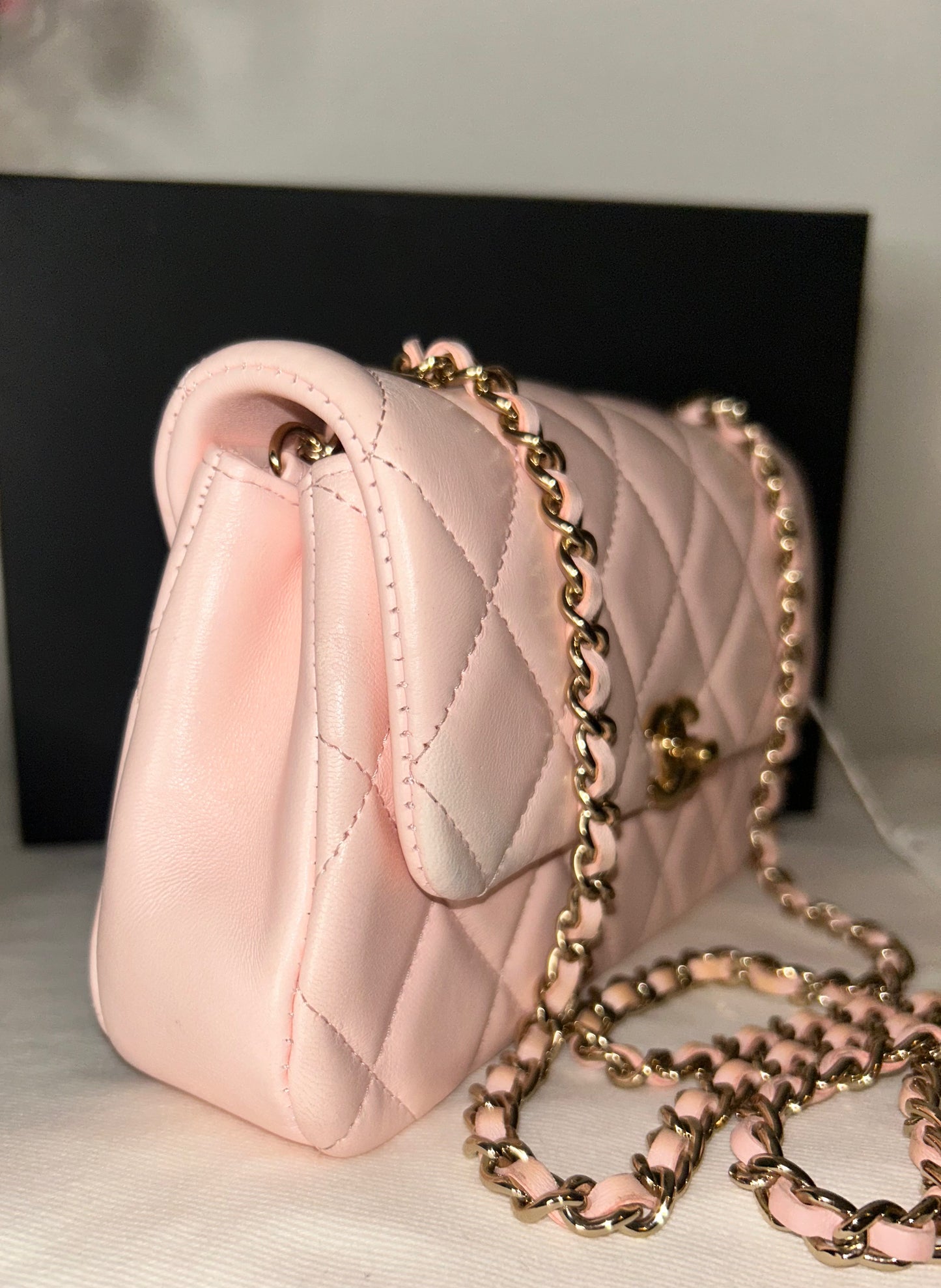 CHANEL 25S Phone Crossbody Flap Bag Quilted Lambskin Light Pink/Gold 2025 *RARE*