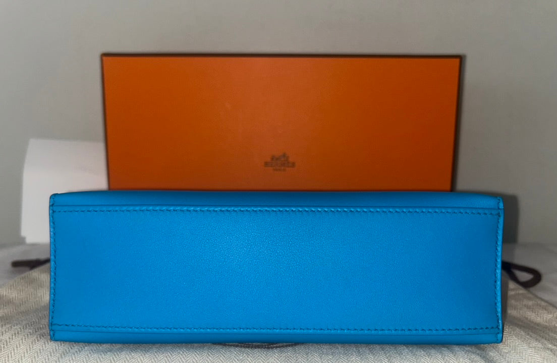HERMÈS Kelly Pochette Bleu Zanzibar Swift Leather Gold Hardware Stamp A