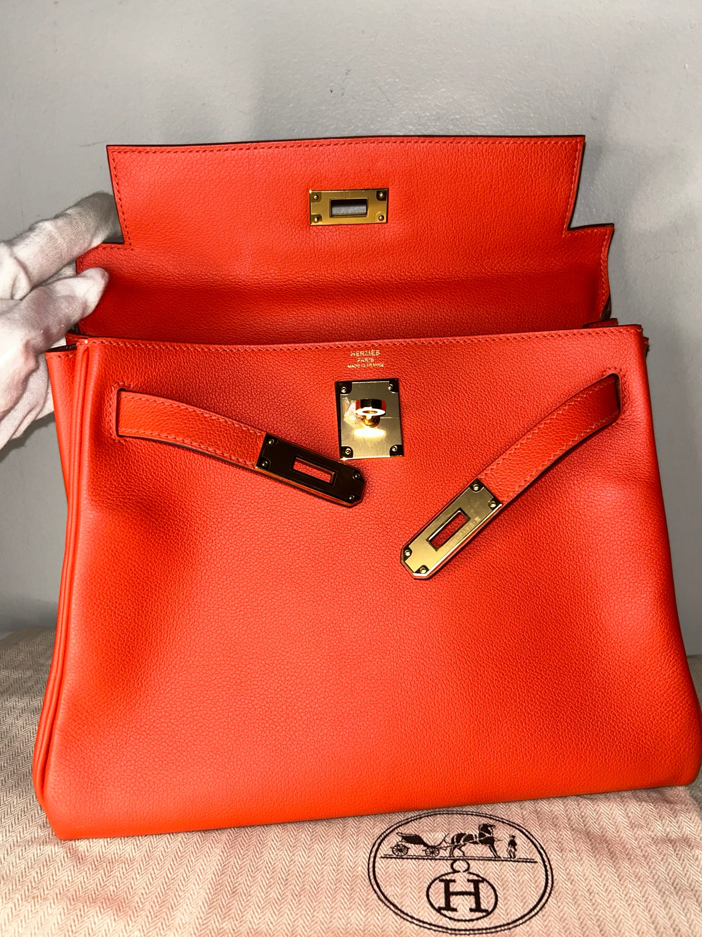 HERMES Kelly 28 Capucine Verso Evercolor Leather Gold Hardware