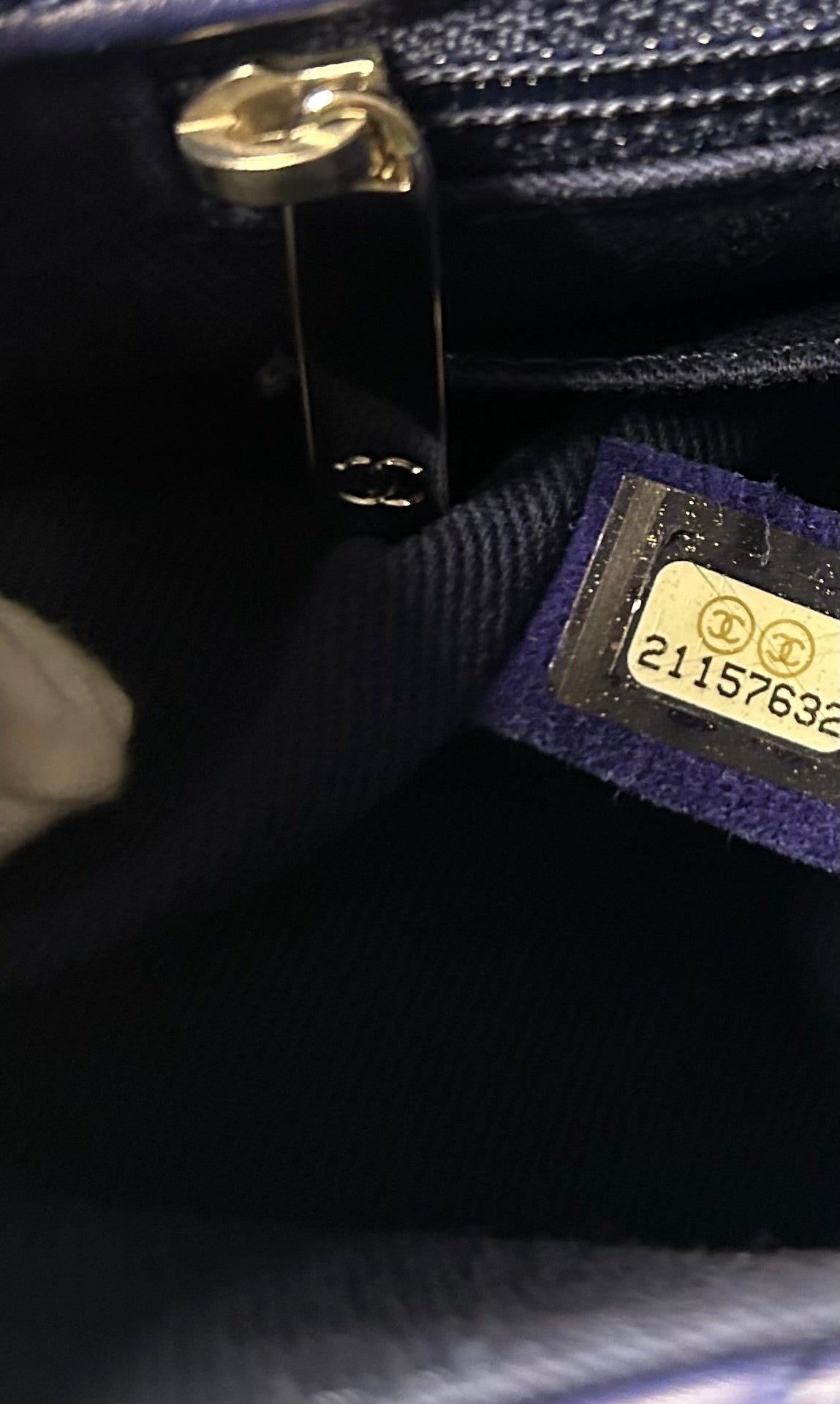 CHANEL Small Curvy Flap Bag Quilted Calfskin in Navy