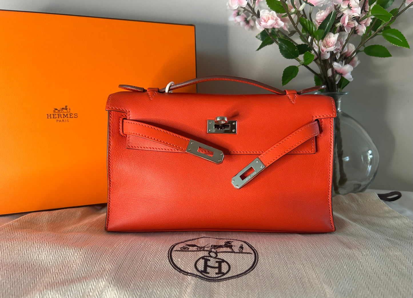 HERMÈS Kelly Pochette Capucine Swift Leather Palladium Hardware