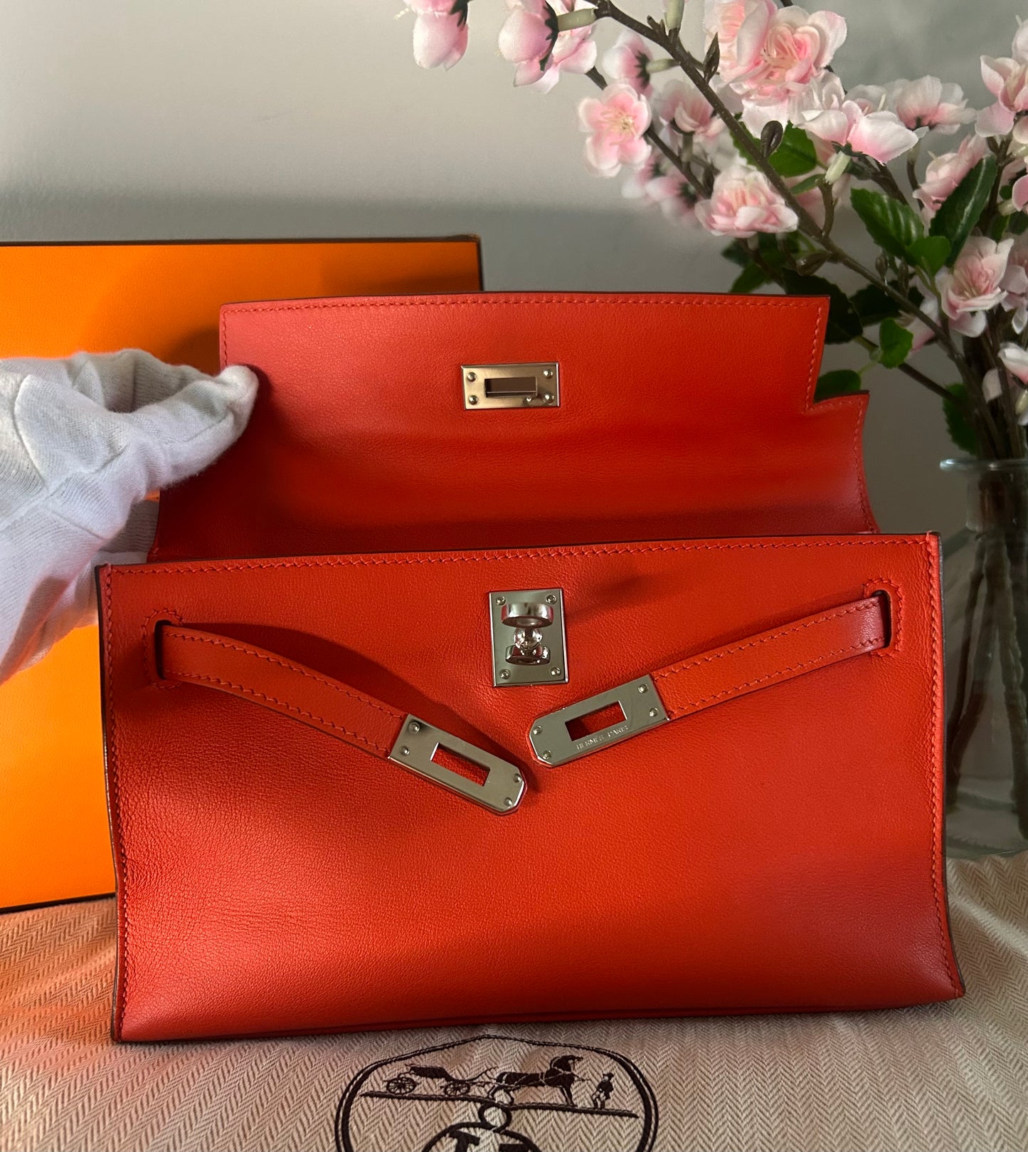 HERMÈS Kelly Pochette Capucine Swift Leather Palladium Hardware