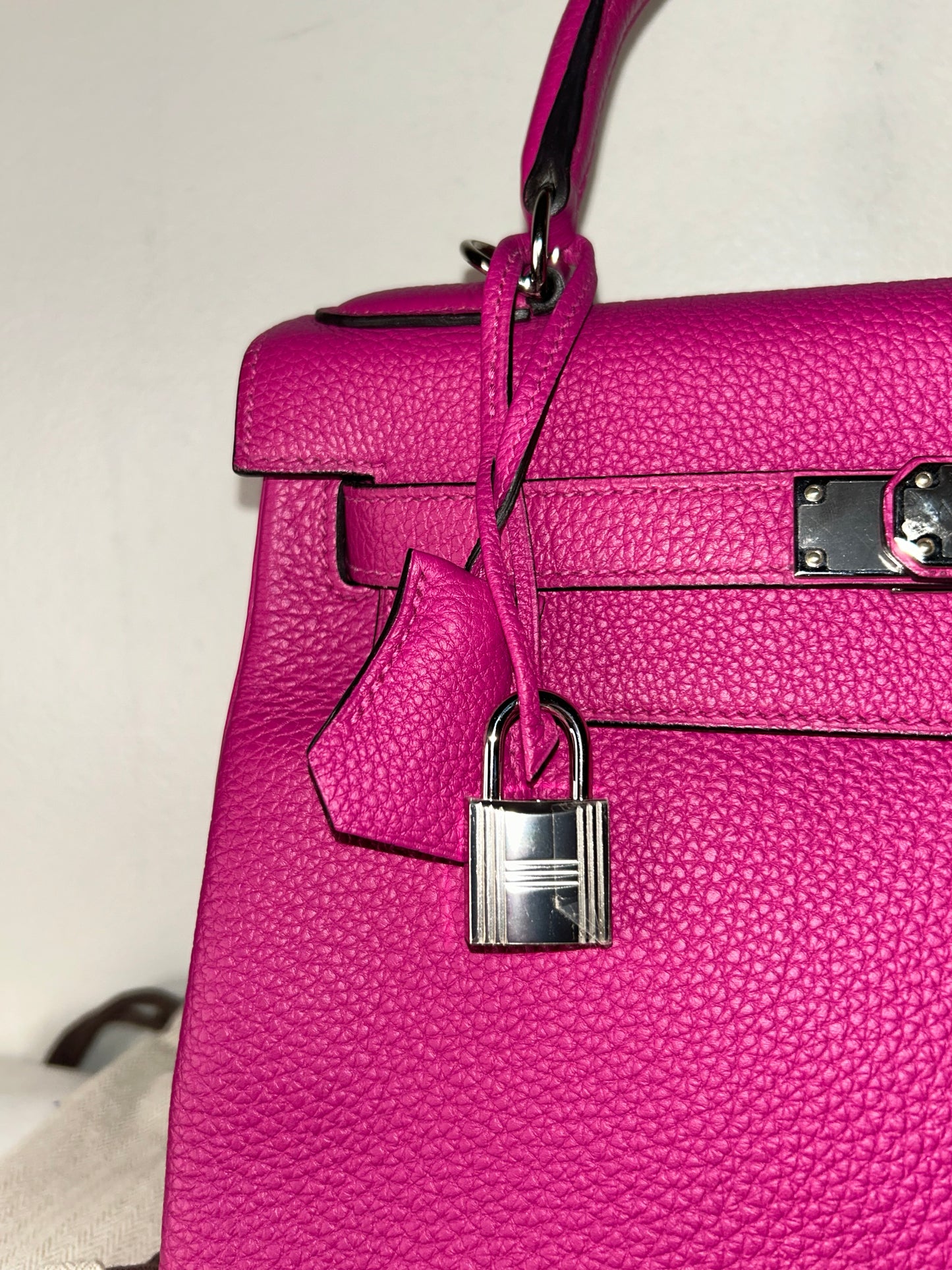 HERMES Kelly 28 Rose Pourpre Togo Palladium Hardware