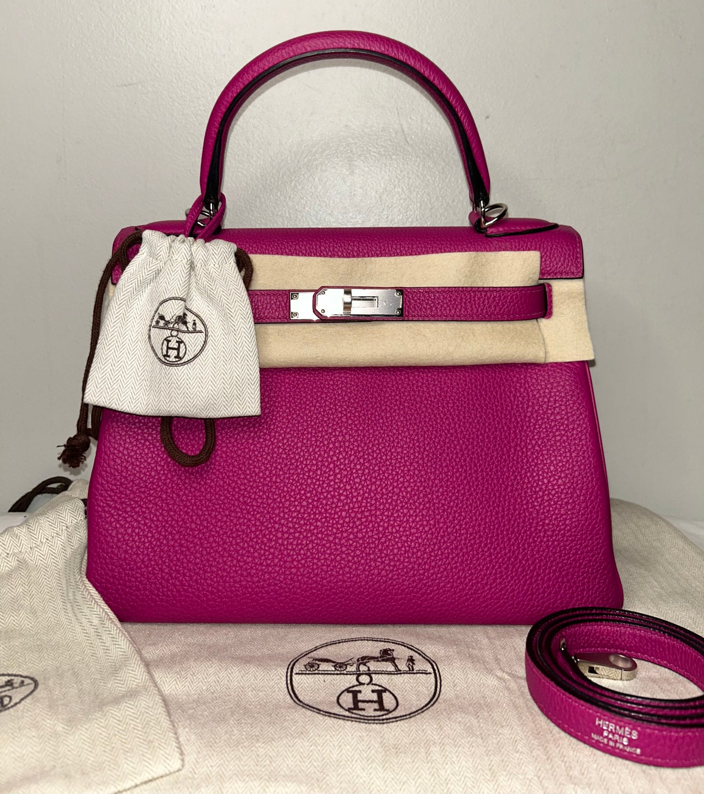 HERMES Kelly 28 Rose Pourpre Togo Palladium Hardware