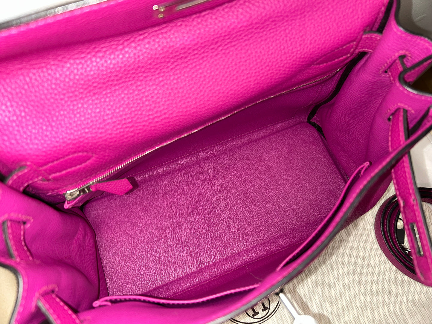 HERMES Kelly 28 Rose Pourpre Togo Palladium Hardware