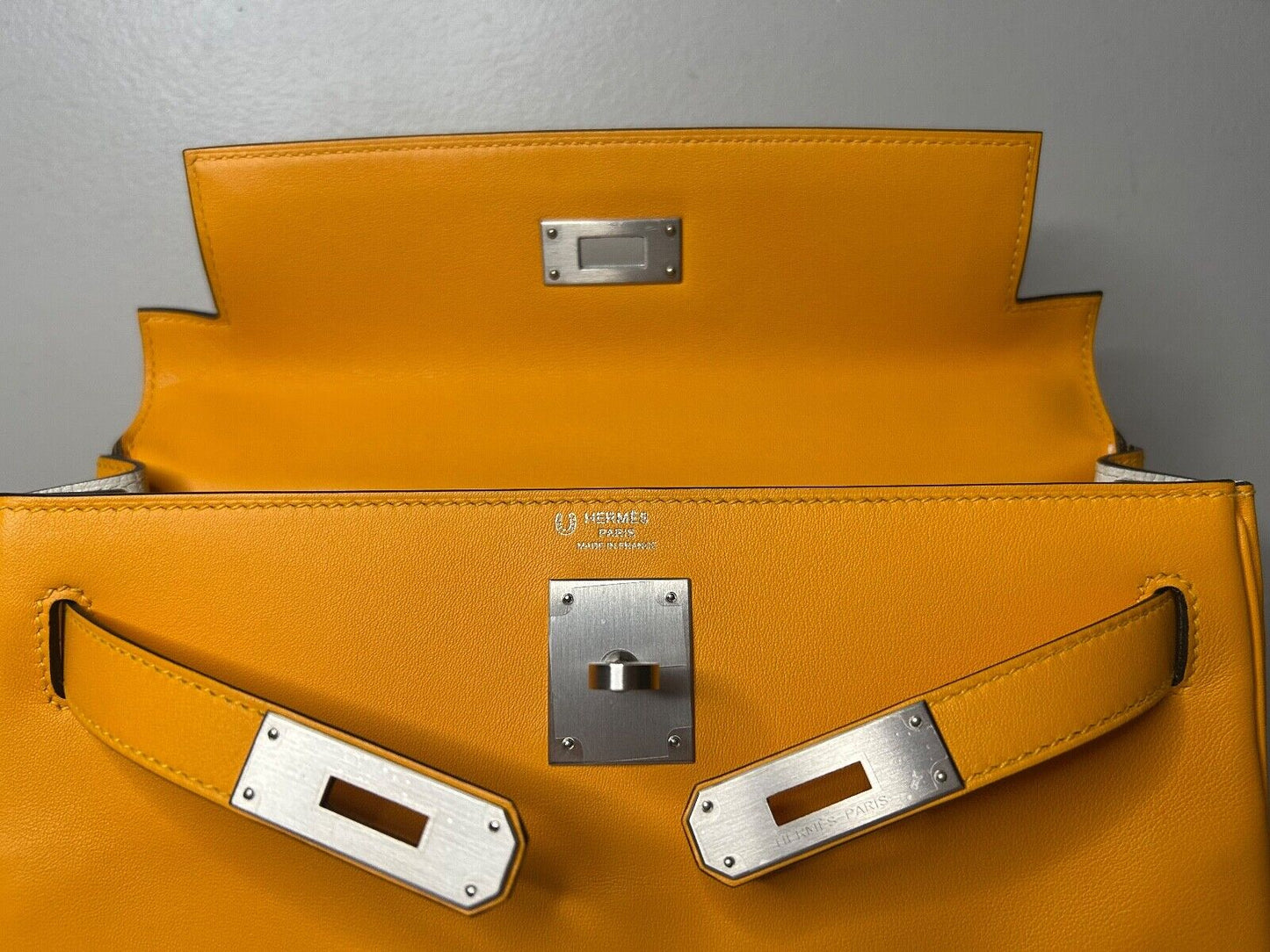 HERMES Special Order Kelly 28 (HSS) Jaune D'Or / Craie Swift Brushed Palladium