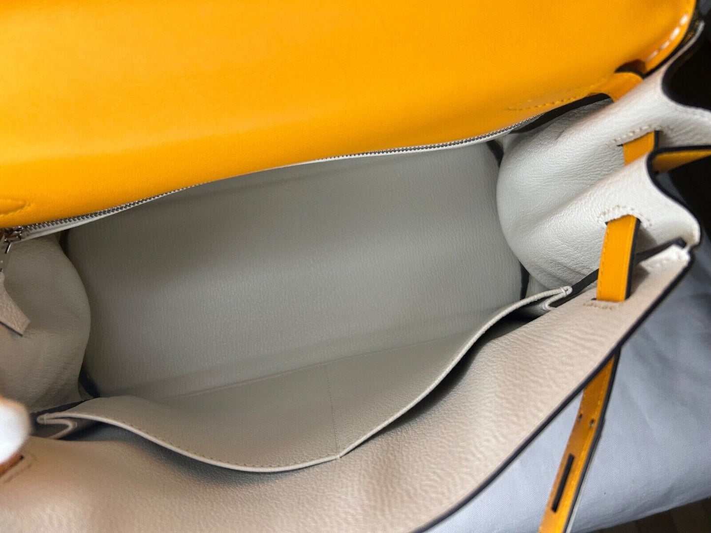 HERMES Special Order Kelly 28 (HSS) Jaune D'Or / Craie Swift Brushed Palladium