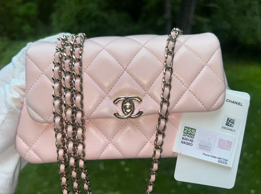 CHANEL 25S Phone Crossbody Flap Bag Quilted Lambskin Light Pink/Gold 2025 *RARE*