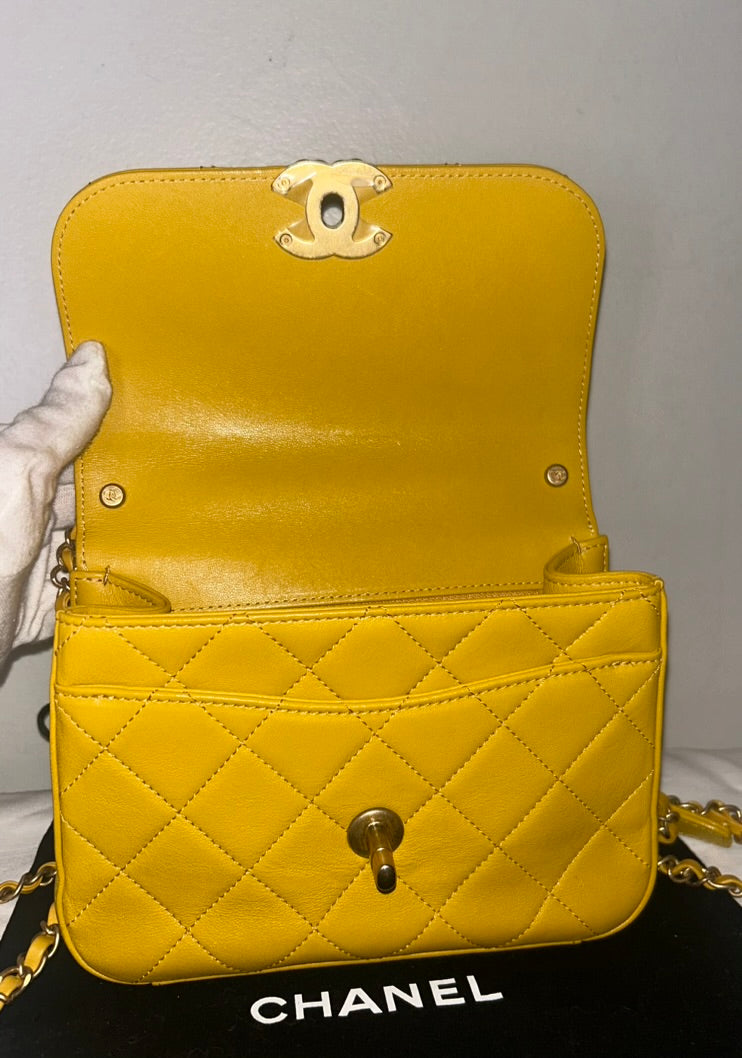 CHANEL 19 Small Chain Infinity Top Handle Bag Quilted Lambskin Leather Yellow