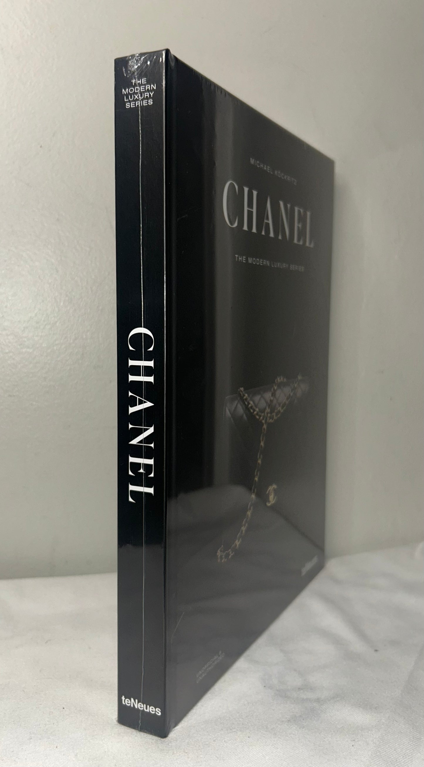 NEW ! CHANEL The Modern Luxury Series Hardcover Coffee Table Book