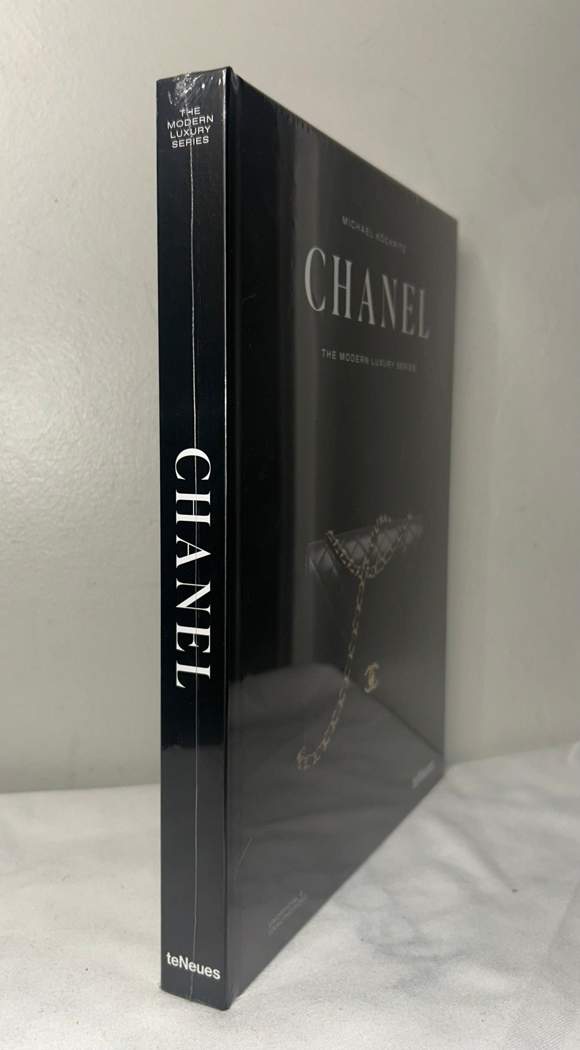 NEW ! CHANEL The Modern Luxury Series Hardcover Coffee Table Book