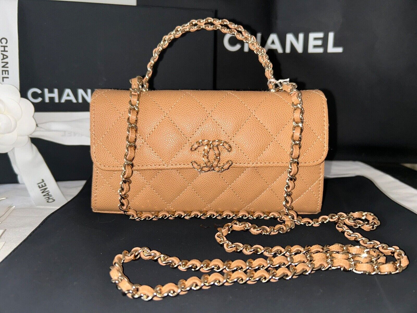 CHANEL 23P Caviar Quilted Phone Shoulder Bag Chai/Gold Hardware