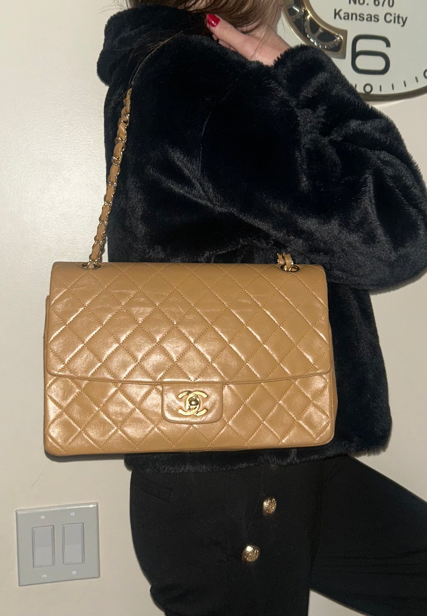 CHANEL Vintage Medium Single Flap Bag Quilted Lambskin Caramel / 24K Gold