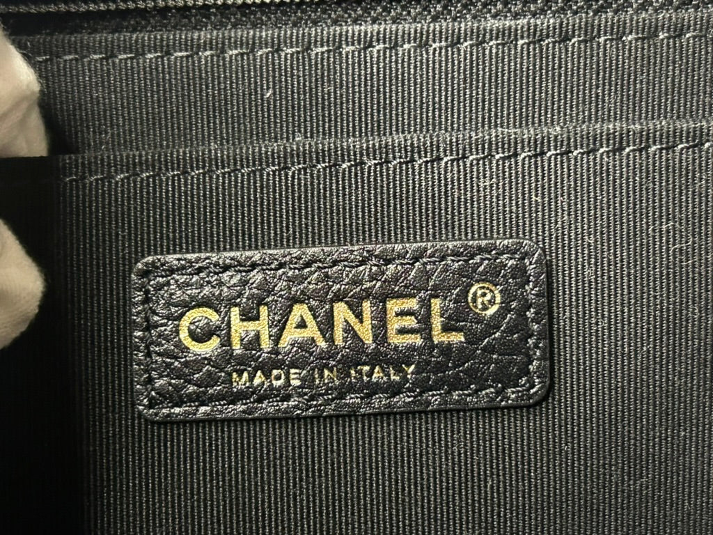 CHANEL 24C XXL Travel Flap Bag Quilted Calfskin Leather Black / Gold Hardware