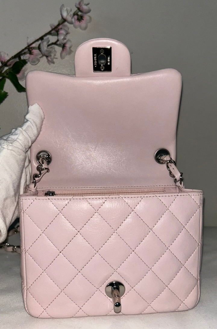 CHANEL 19C Mini Square Classic Flap Bag Quilted Lambskin in Lilac Pink