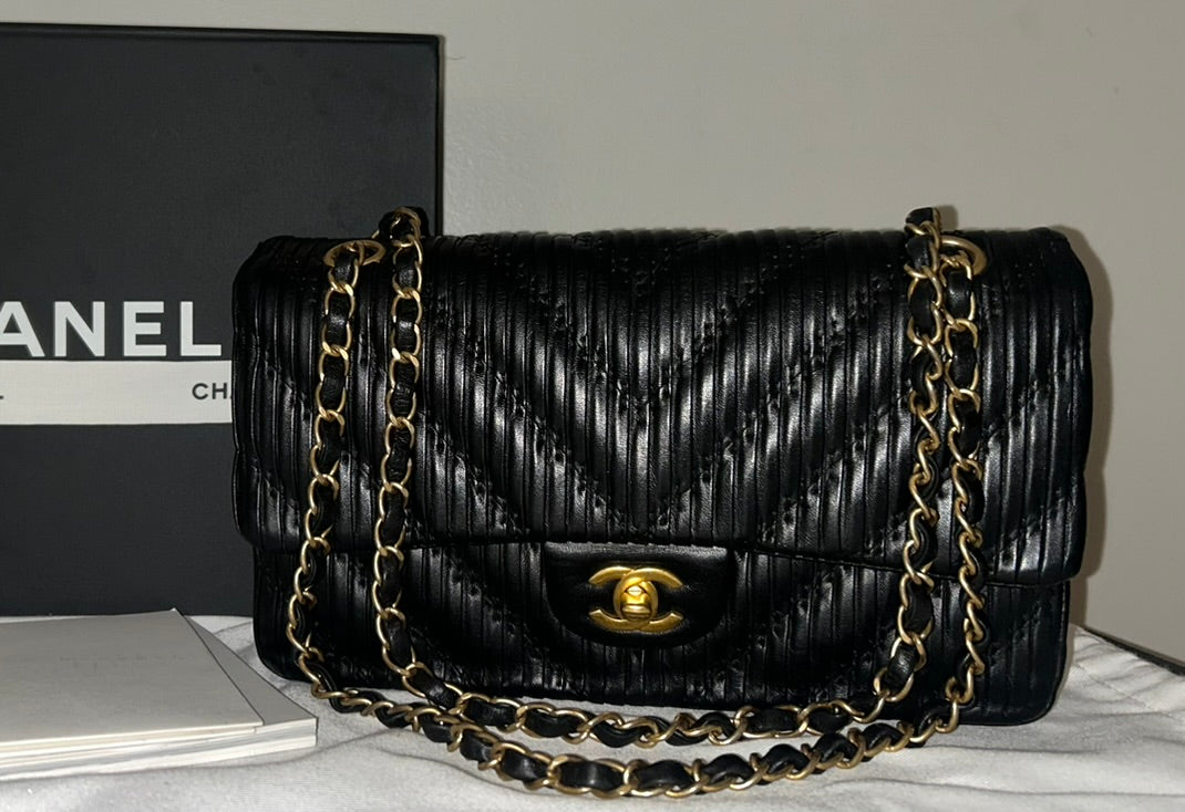 CHANEL Medium Classic Double Flap Pleated Calfskin Handbag Black / Gold