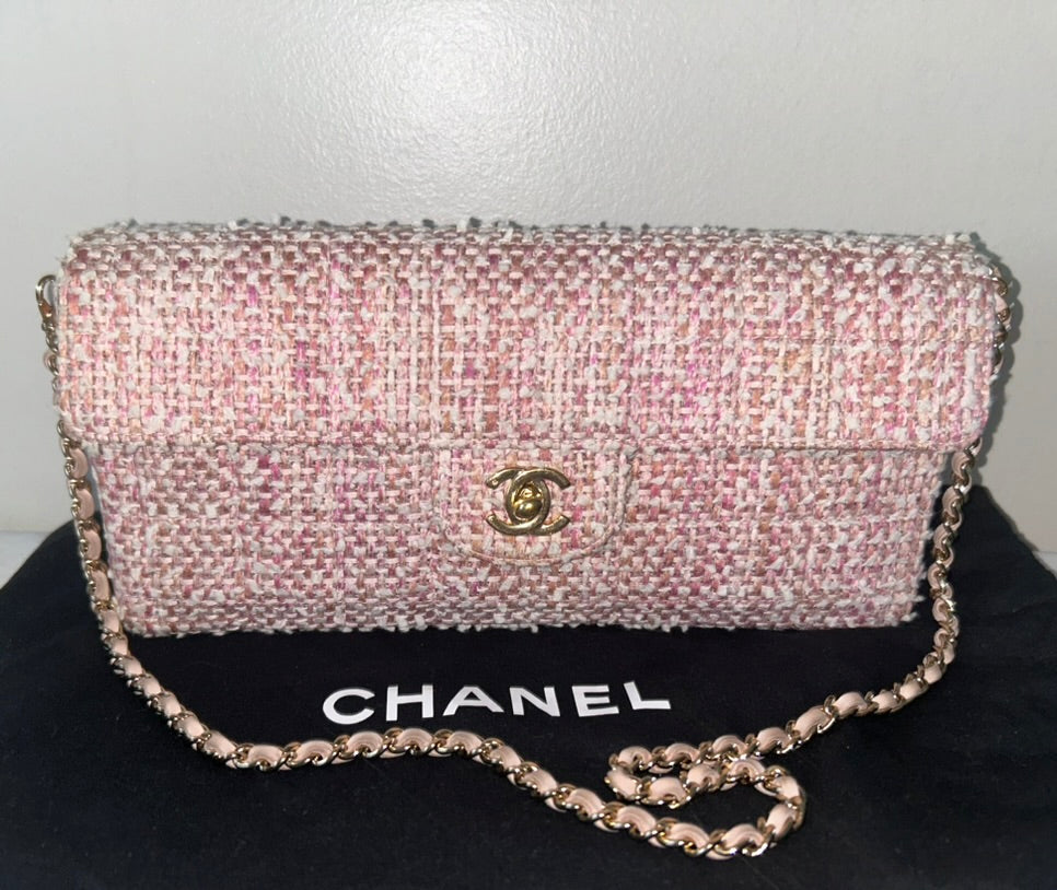 CHANEL Classic CC East West Tweed Shoulder Bag Pink