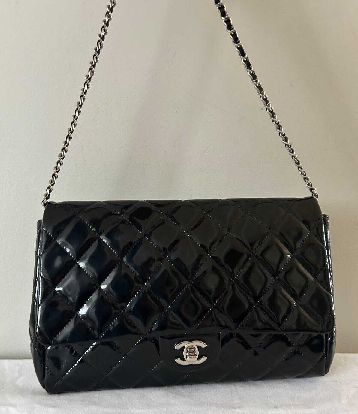 CHANEL Classic CC Quilted Flap Shoulder Bag Patent Leather Black