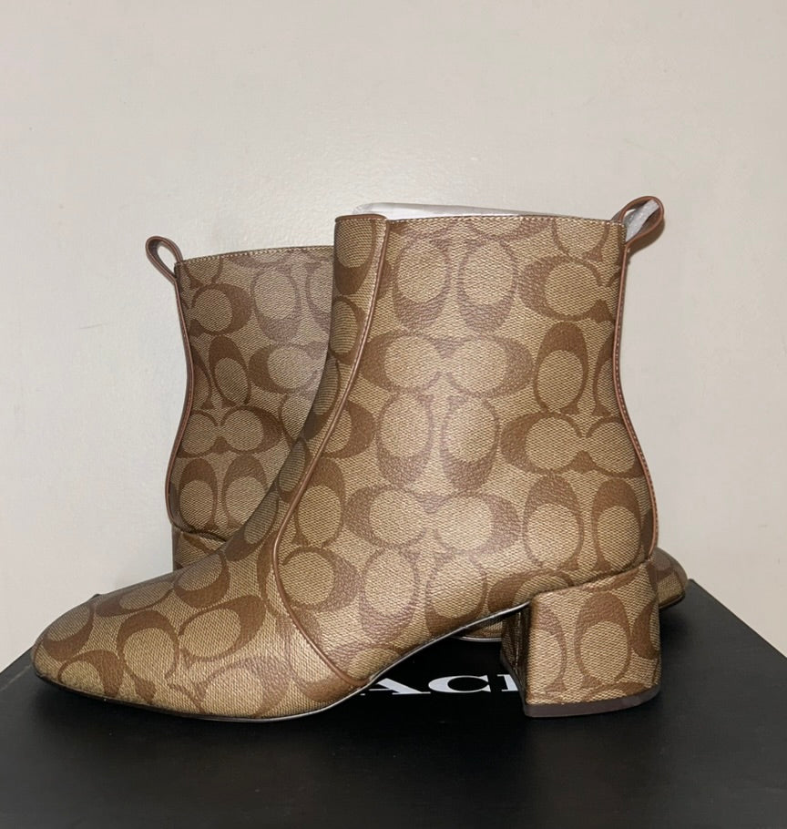 NEW! COACH Noah Bootie in Signature C Canvas Khaki Size 9.5