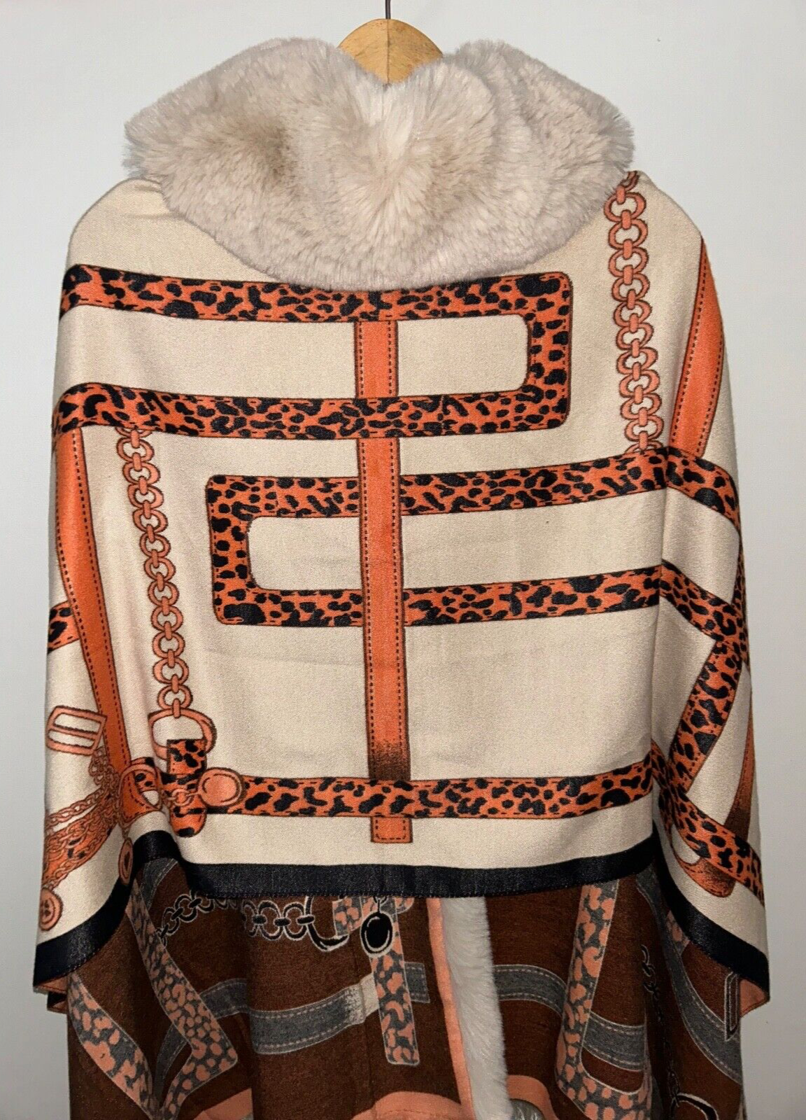 NEW! NWT LA FIORENTINA Stylish Wrap with Faux Fur Trim Beige/Orange O/S