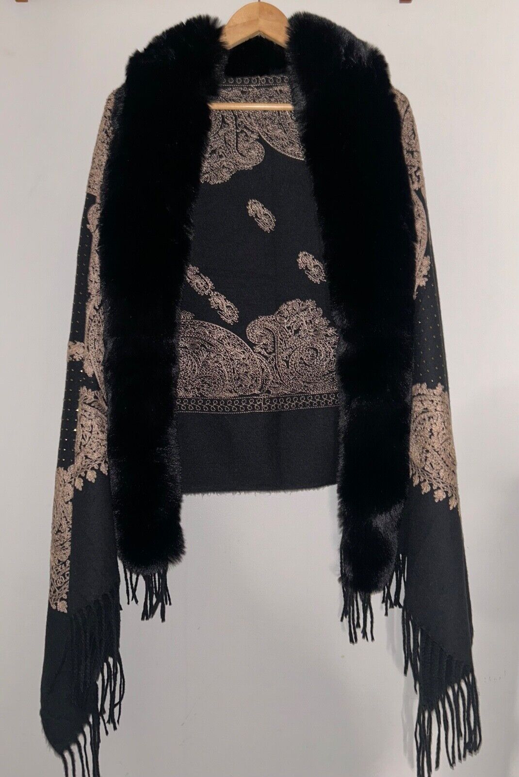 NEW! NWT LA FIORENTINA Faux Fur Trim Wrap w/ Embroidery/Embellishments Black O/S