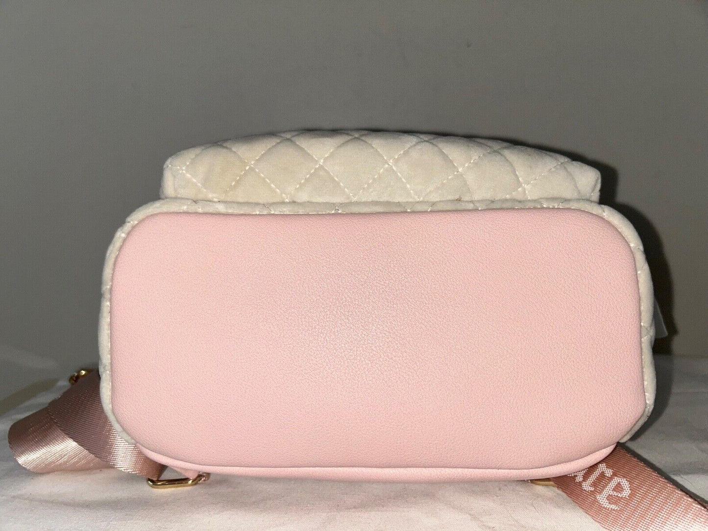 NEW ! NWT JUICY COUTURE Velour Royal Moment Medium Backpack Crystal/Pink Clay