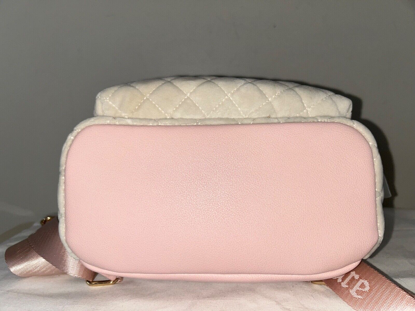 NEW ! NWT JUICY COUTURE Velour Royal Moment Medium Backpack Crystal/Pink Clay