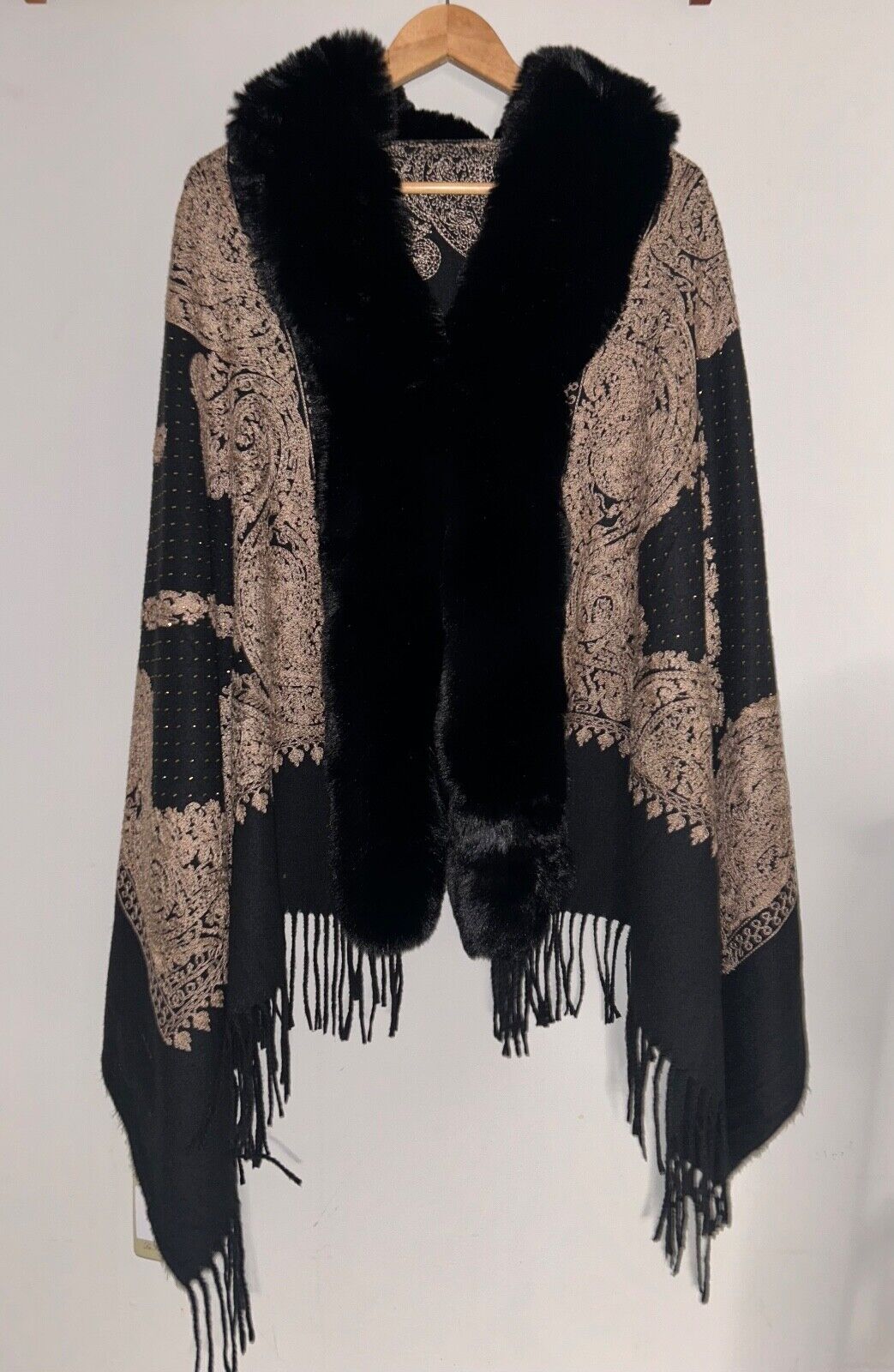 NEW! NWT LA FIORENTINA Faux Fur Trim Wrap w/ Embroidery/Embellishments Black O/S