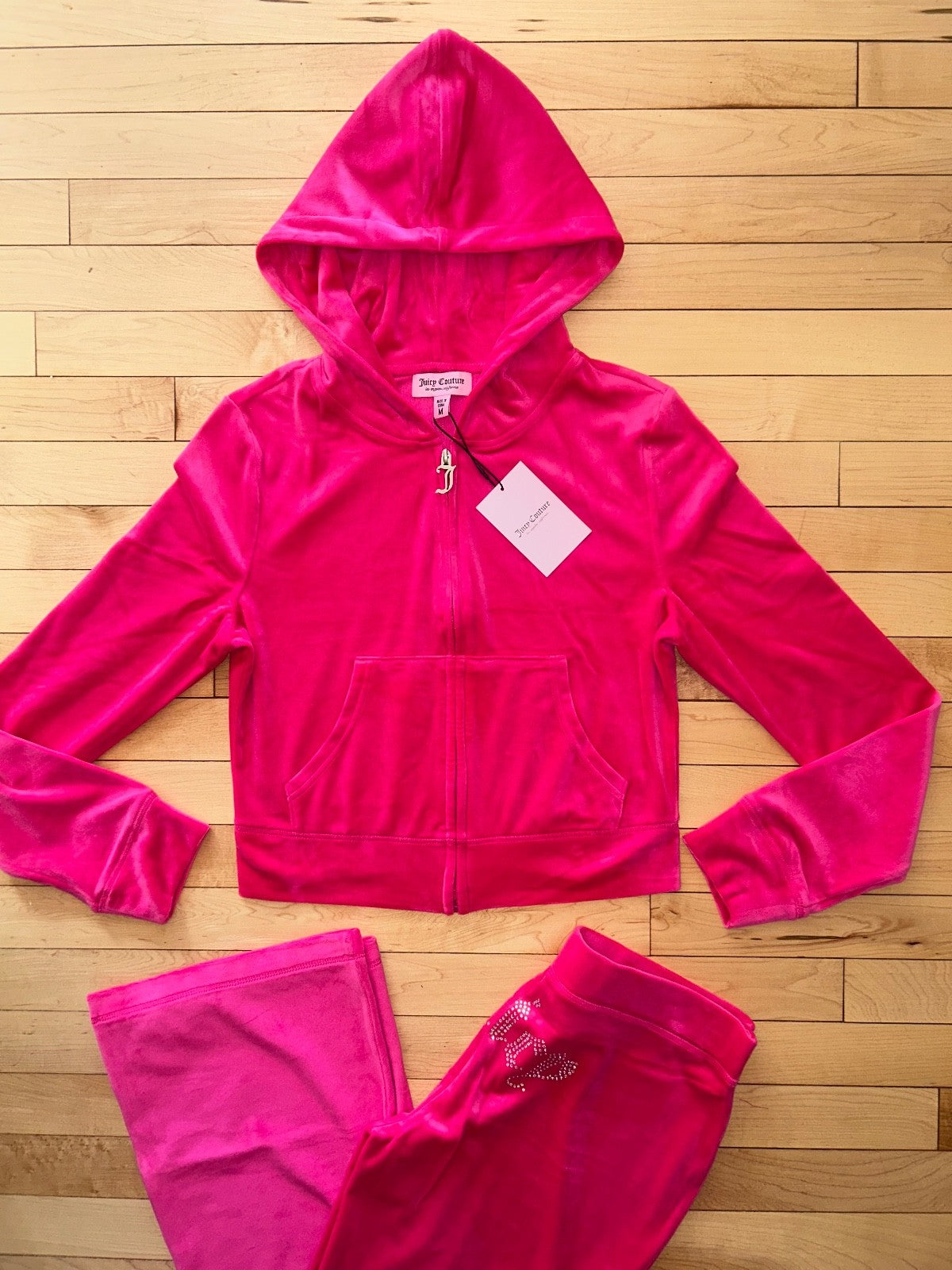 NEW! NWT JUICY COUTURE Velour OG Bling Tracksuit Hoodie & Pant Set Vixen Pink M