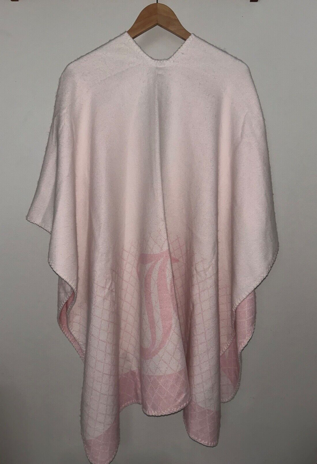 NEW! NWT JUICY COUTURE Juicy Logo Jacquard Shawl Wrap in Light Pink Size O/S