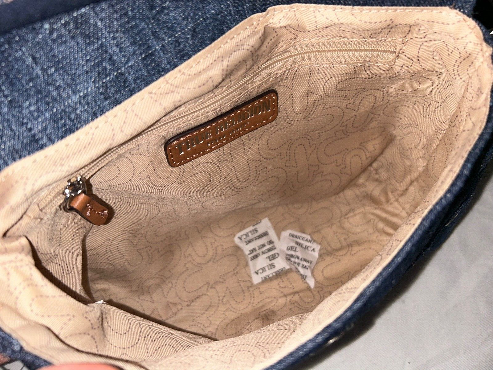 NEW ! NWT TRUE RELIGION Denim Jean Pocket Horseshoe Logo Crossbody Bag